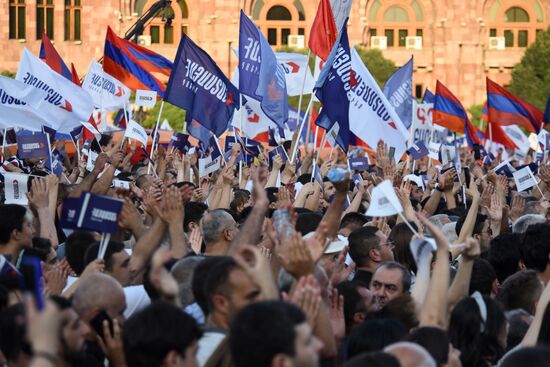 Armenia Kocharyan Supporters Rally