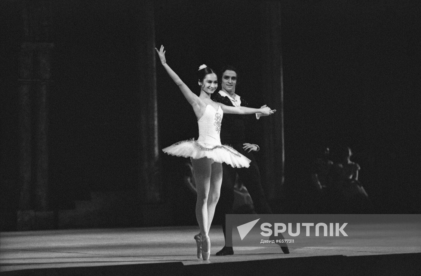 Filipino ballerina Lisa Macuja-Elizalde