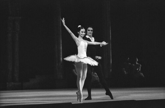 Filipino ballerina Lisa Macuja-Elizalde
