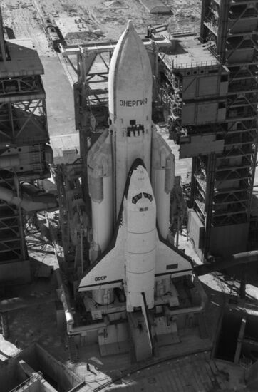 Energia-Buran reusable space shuttle system