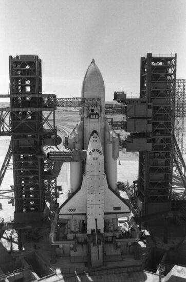 Energia-Buran reusable space shuttle system