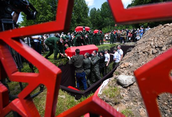 Russia WWII Soviet Soldiers Reburial