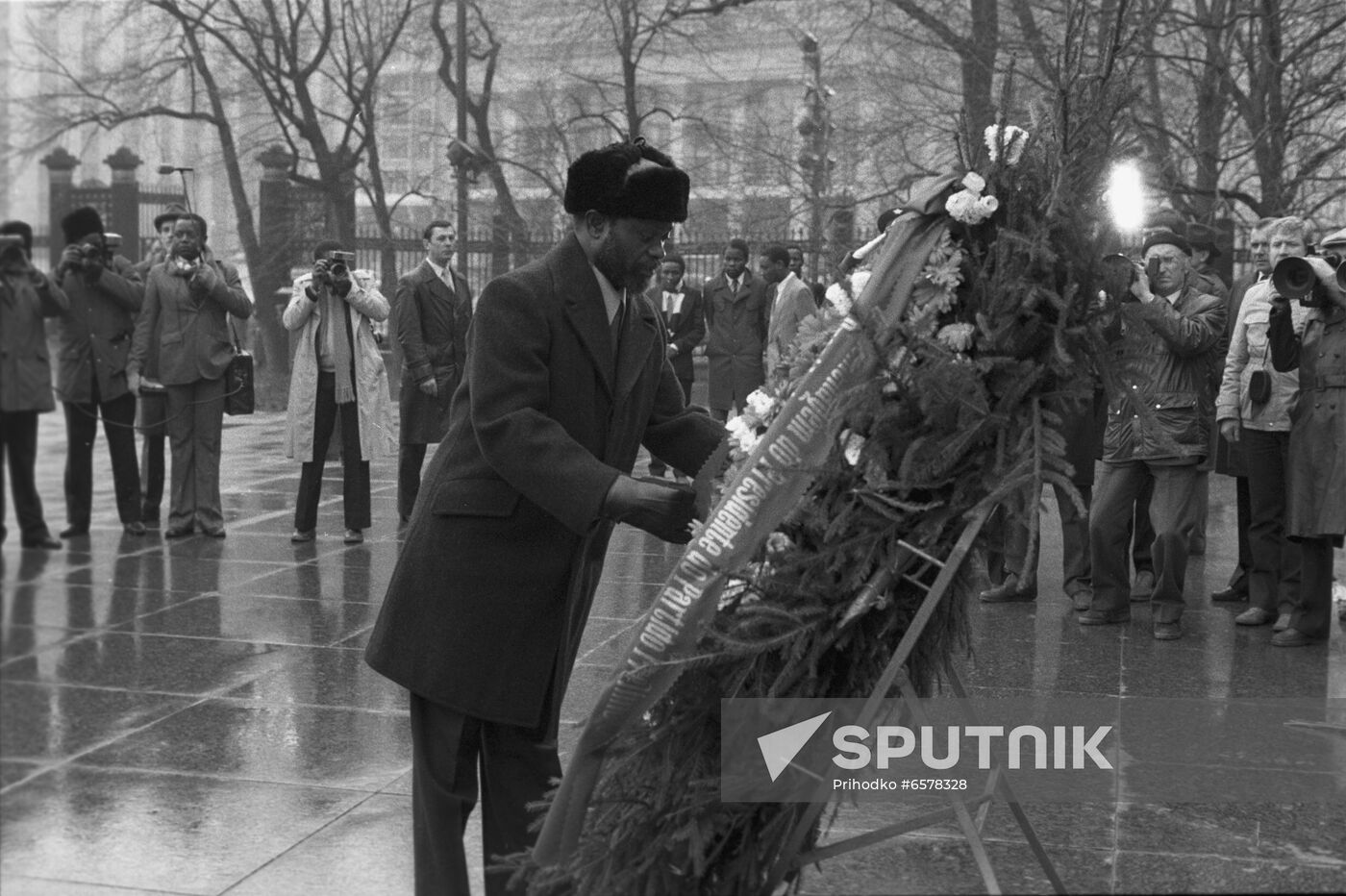 Delegation from People's Republic of Mozambique visits Soviet Union