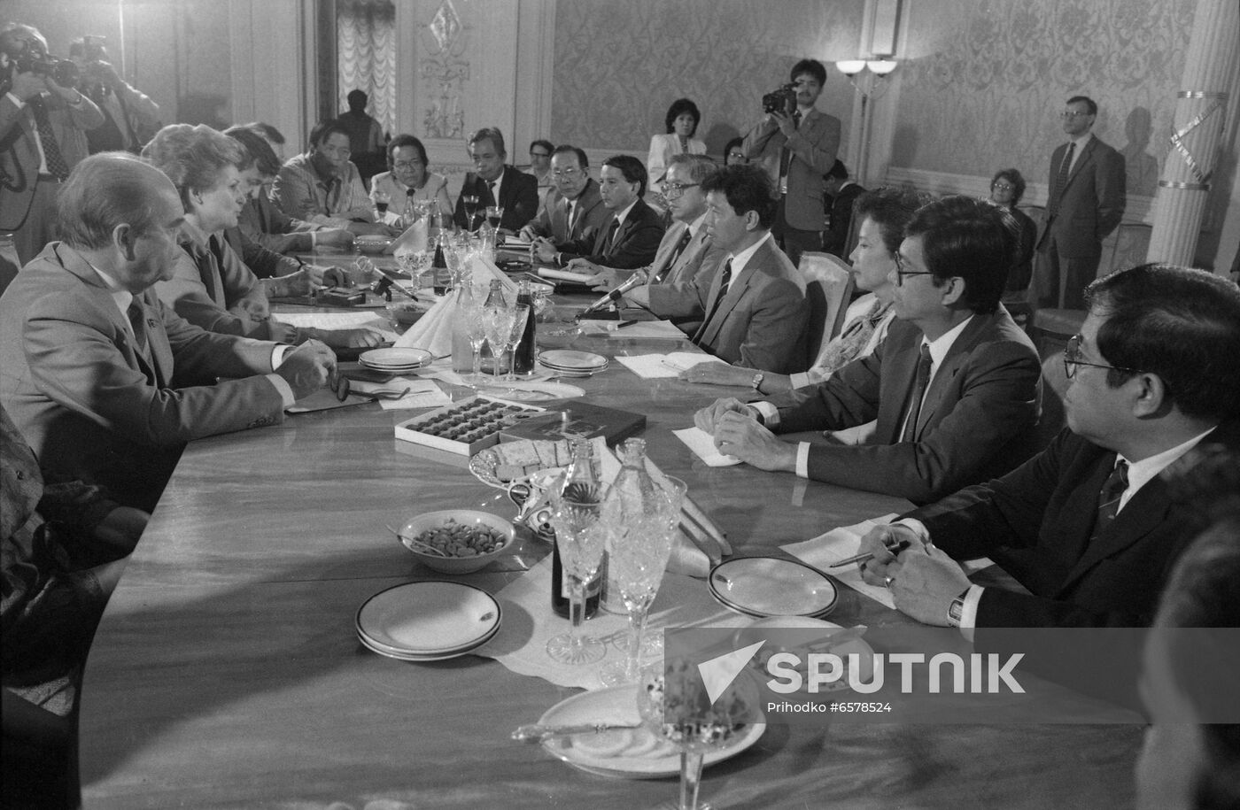 Delegation of Filipino Congress visits USSR