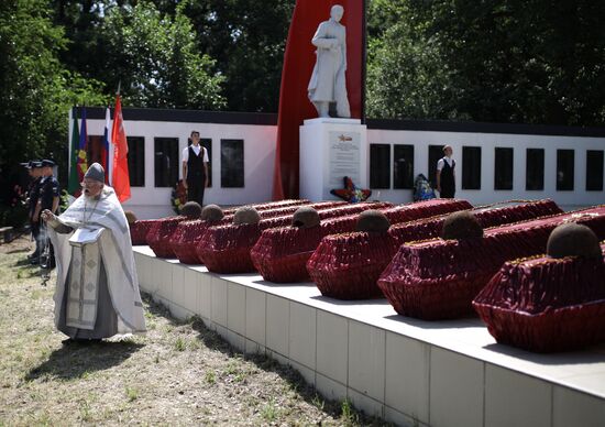 Russia WWII Soviet Soldiers Reburial
