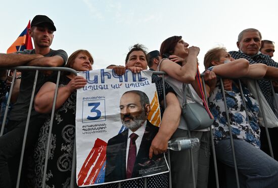 Armenia Pashinyan Supporters Rally
