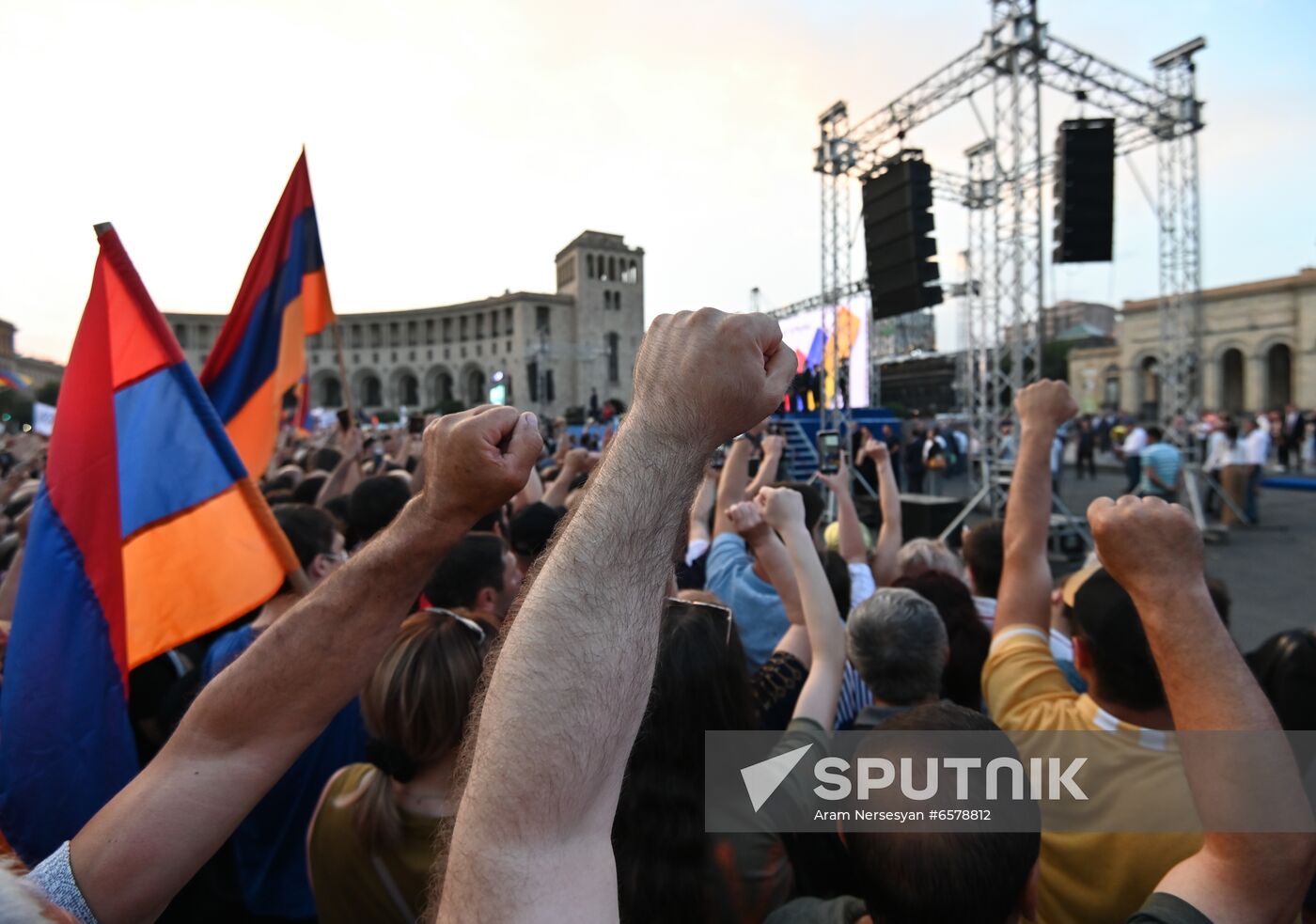 Armenia Pashinyan Supporters Rally