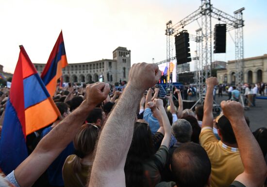 Armenia Pashinyan Supporters Rally
