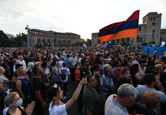 Armenia Pashinyan Supporters Rally