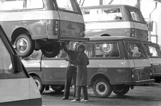 RAF minibus plant