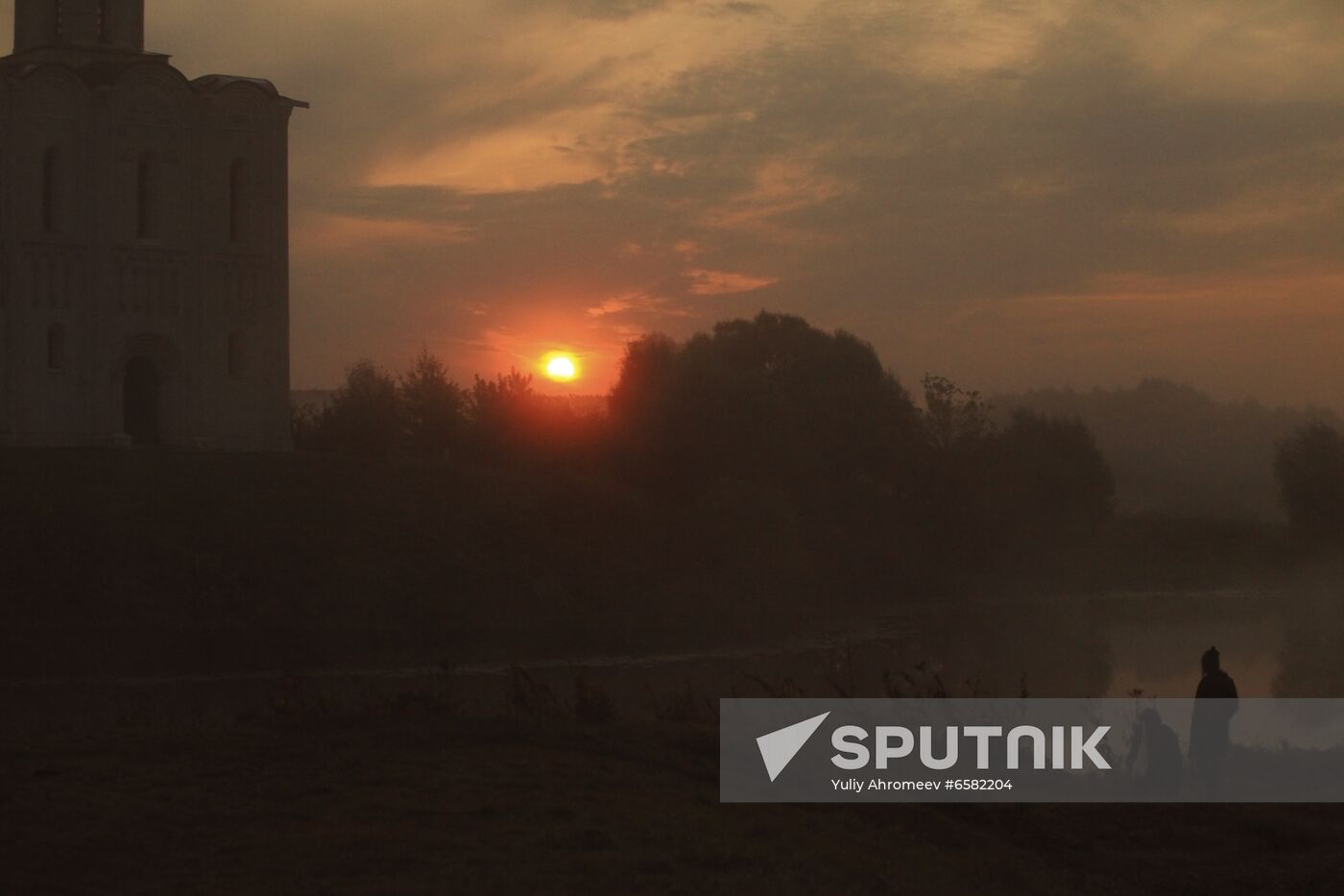 Sunrise over Nerl River