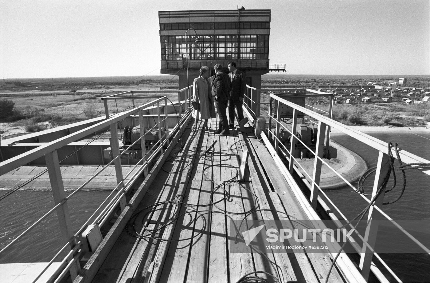 Astrakhan water divider