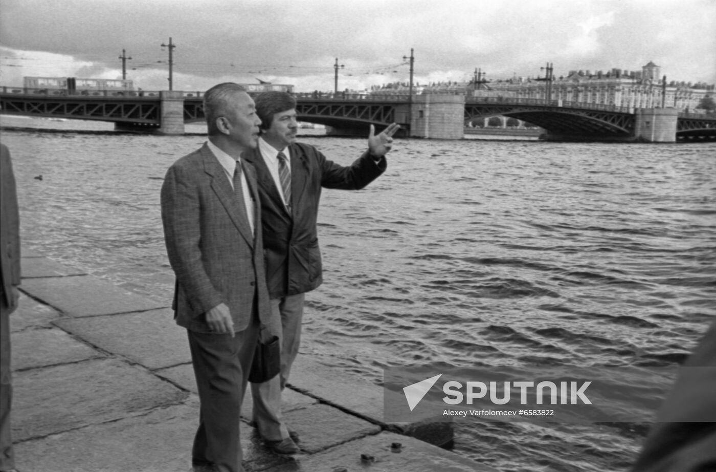 Meeting between descendants of Vasily Golovnin and Takadaya Kahei