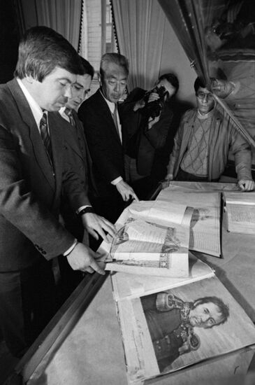 Meeting between descendants of Vasily Golovnin and Takadaya Kahei
