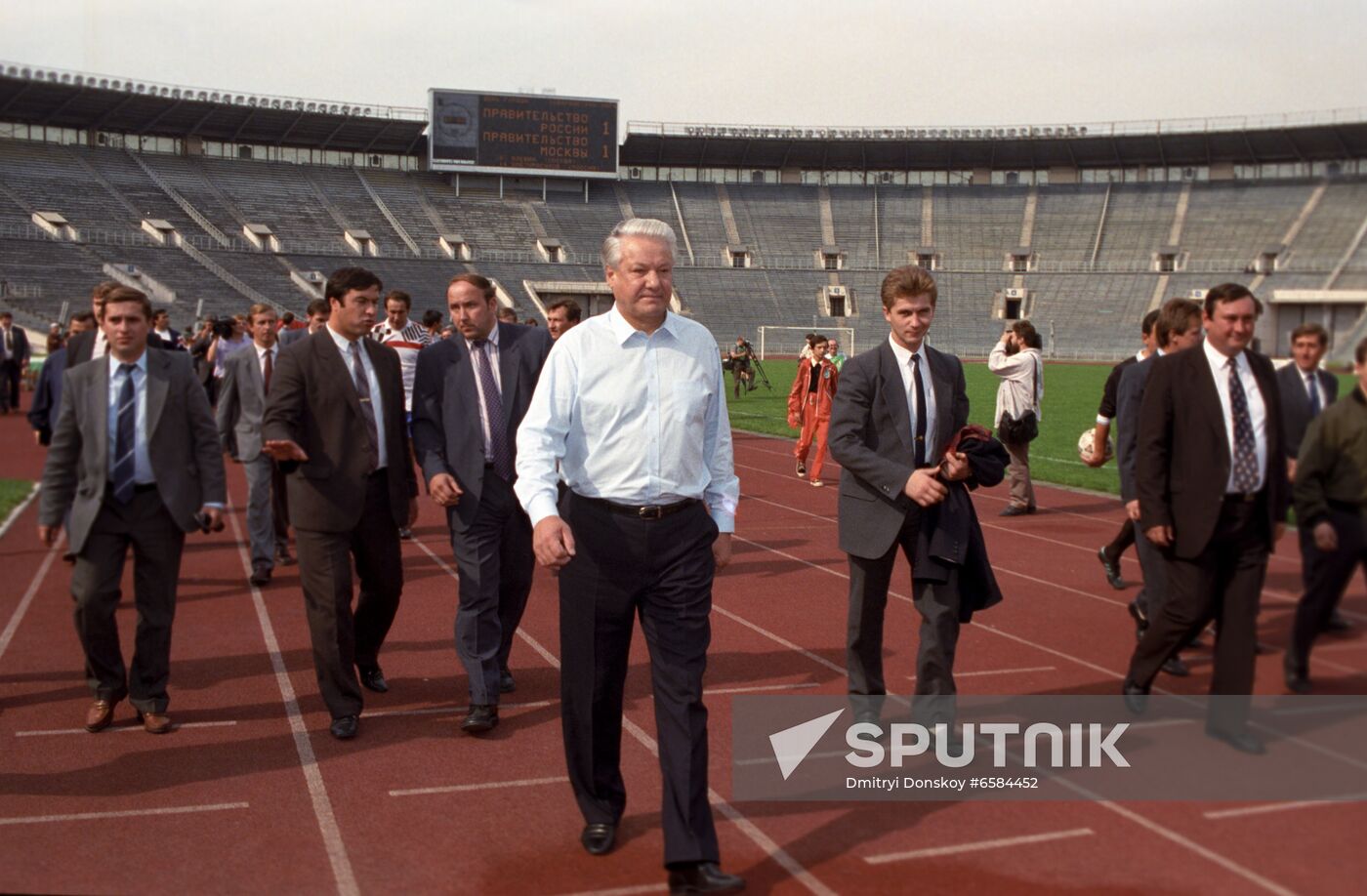 Football match between teams of Moscow City Government and Russian Government