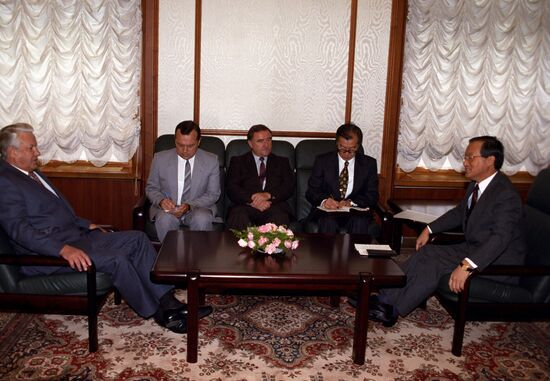 Russian President Boris Yeltsin's meeting with South Korean Ambassador to Russia H.S. Yeon