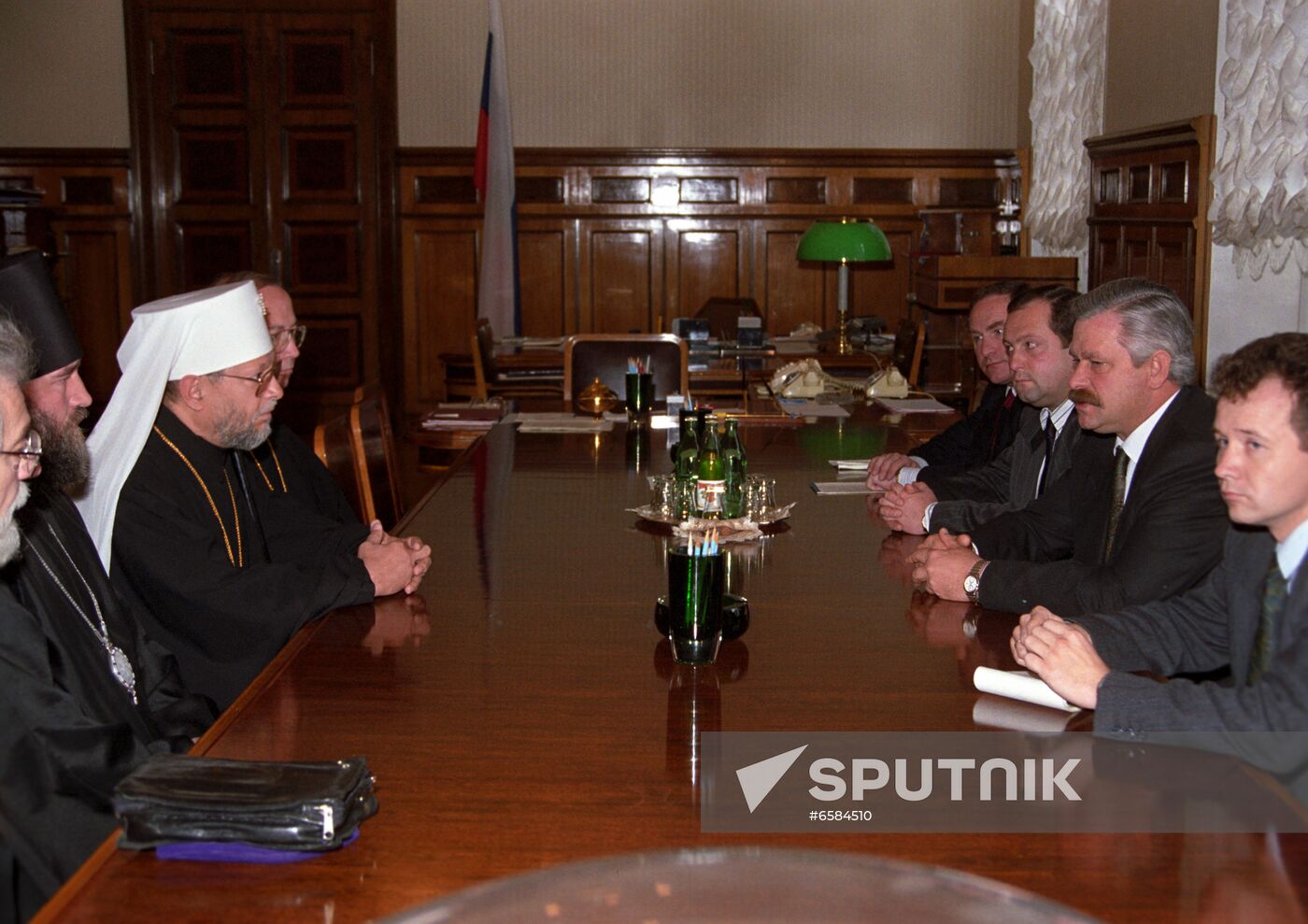 Russian Vice President Alexander Rutskoy meets with Metropolitan Theodosius of All America and Canada