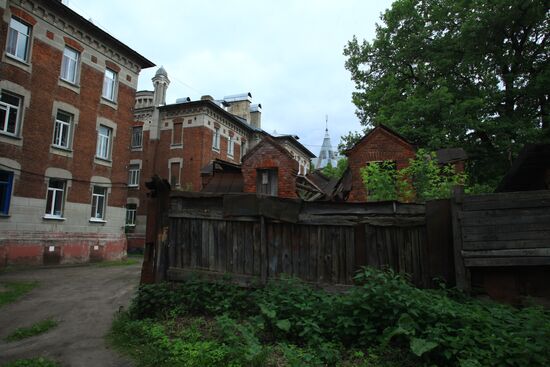 Residential pre-revolutionary buildings