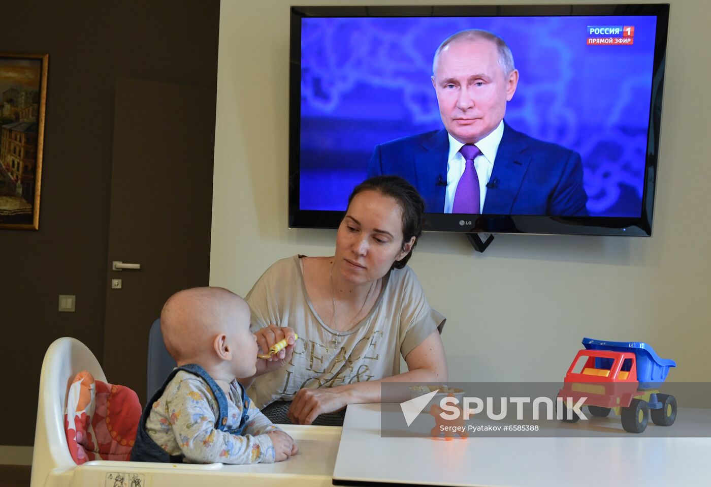 Russia Putin Direct Line