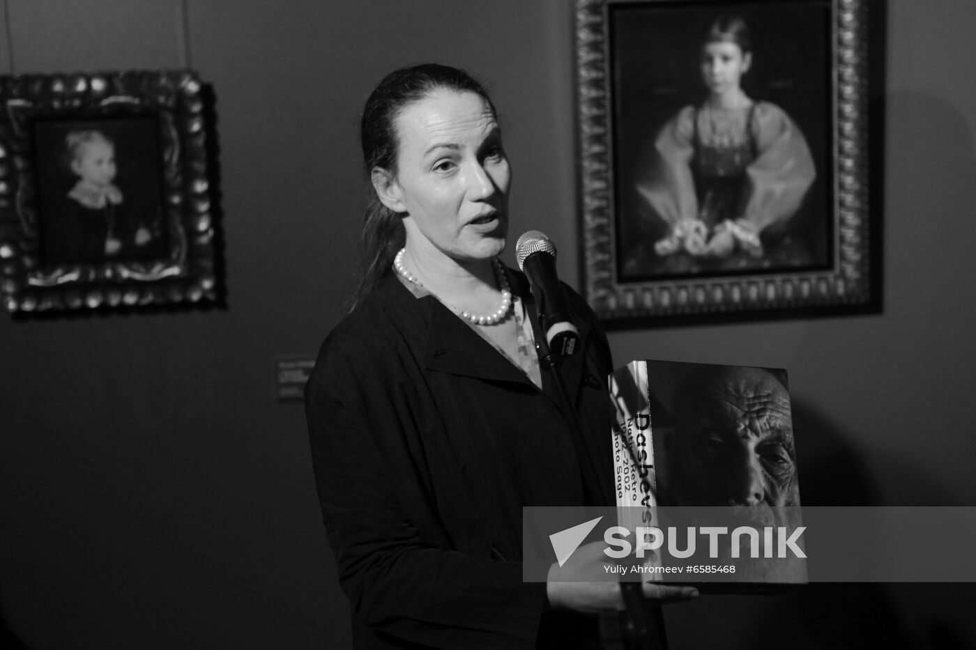 Art Critic Irina Chmyryova