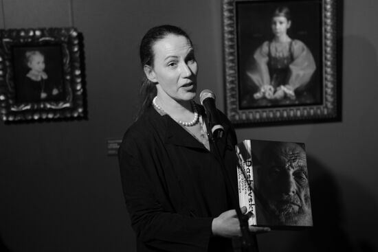 Art Critic Irina Chmyryova