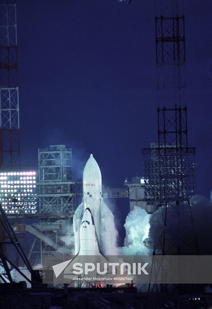 Energia-Buran reusable space shuttle system