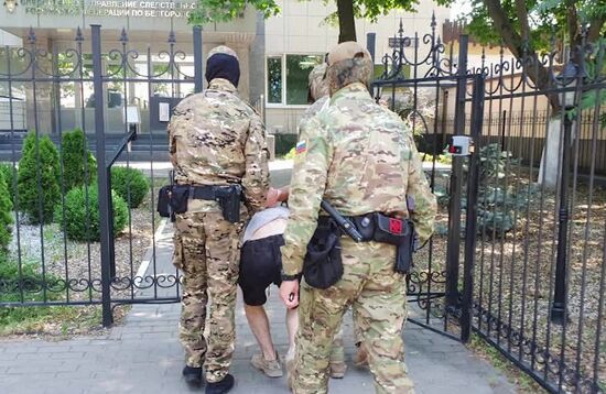 Russia Ukraine Terrorists Detention