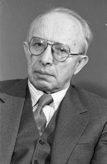 Soviet scholar and lawyer Zinovy Chernilovsky