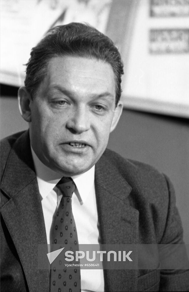 Oleg Kutafin, Rector of All-Union Correspondence Institute of Law