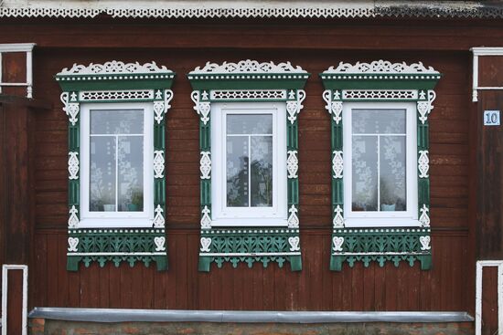 Windows with carved casings, jambs and lintels