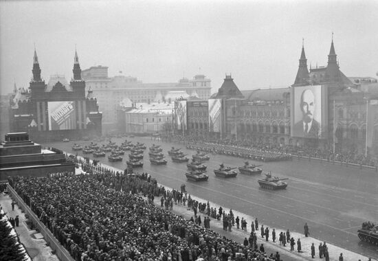 Celebrations to mark Great October Revolution's 71st anniversary