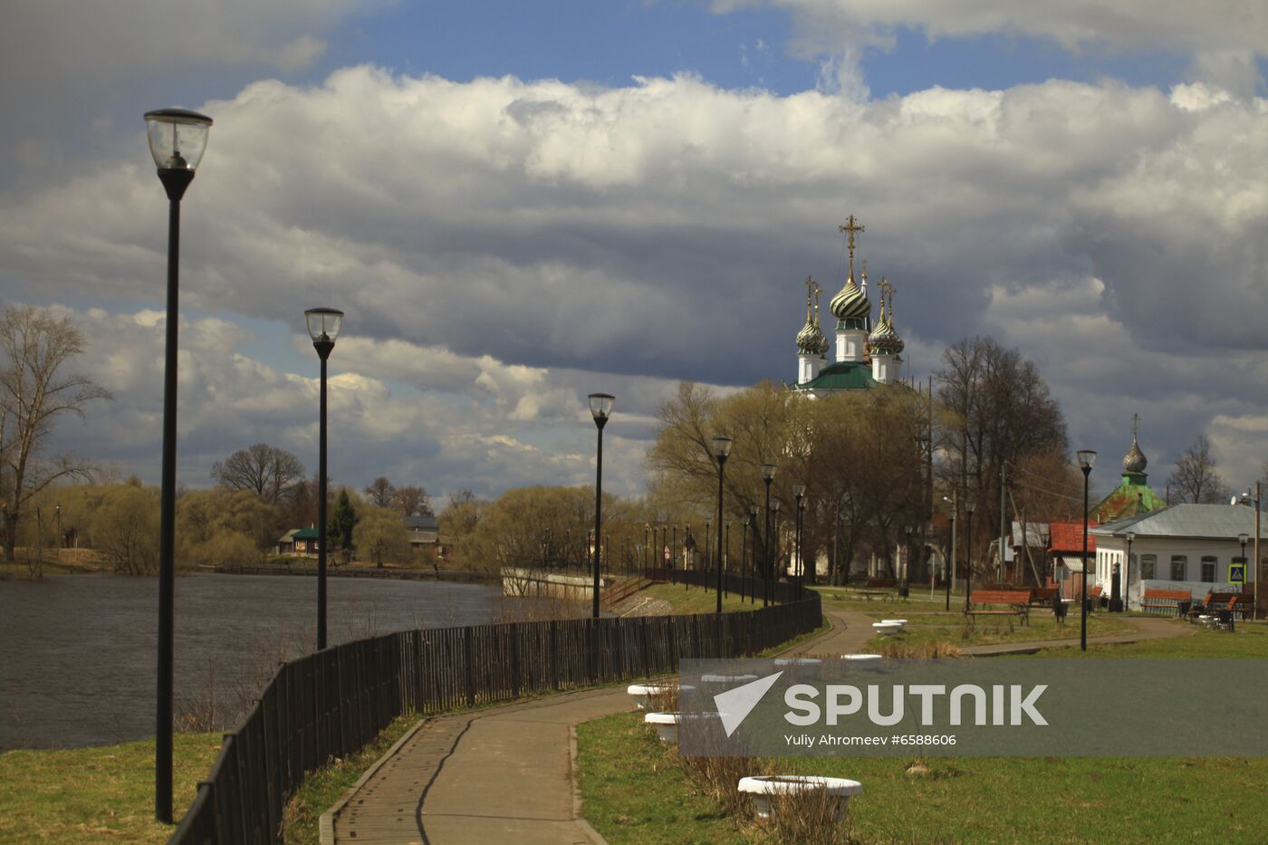 Teza River embankment in Kholui village