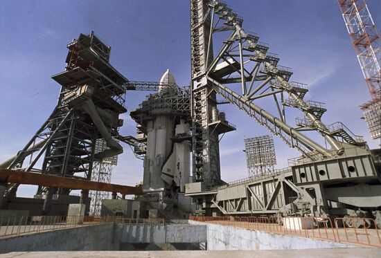 Energia-Buran reusable space shuttle system