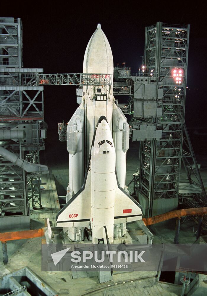 Energia-Buran reusable space shuttle system