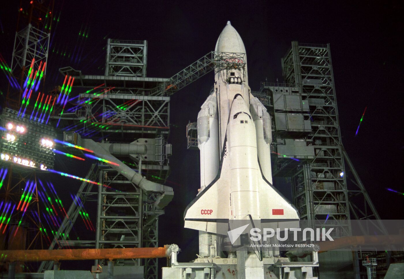 Energia-Buran reusable space shuttle system