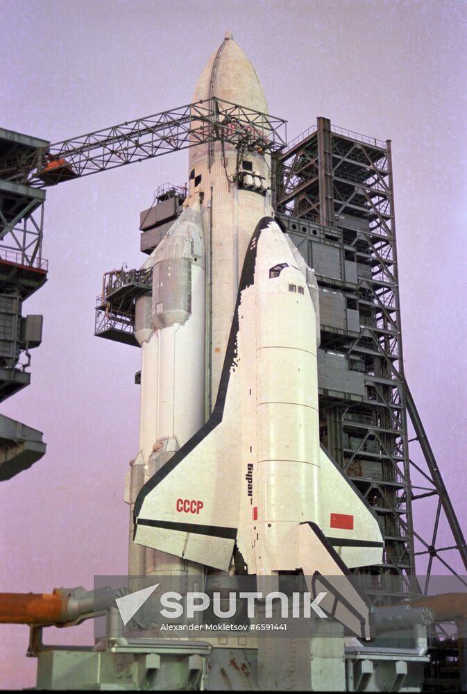 Energia-Buran reusable space shuttle system