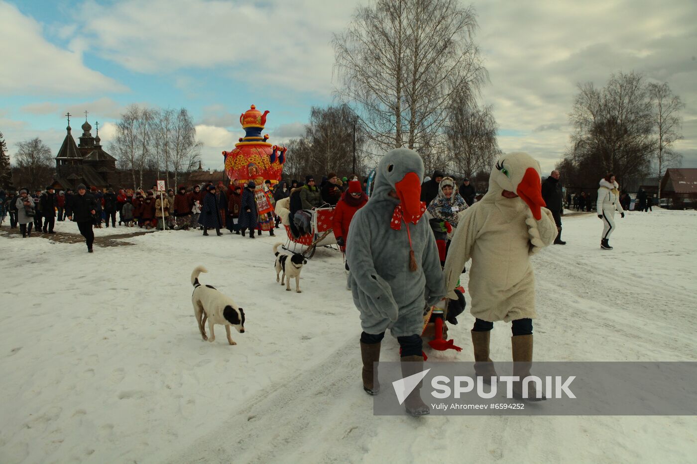 Maslenitsa celebrations in Suzdal
