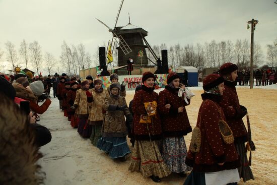 Maslenitsa celebrations in Suzdal