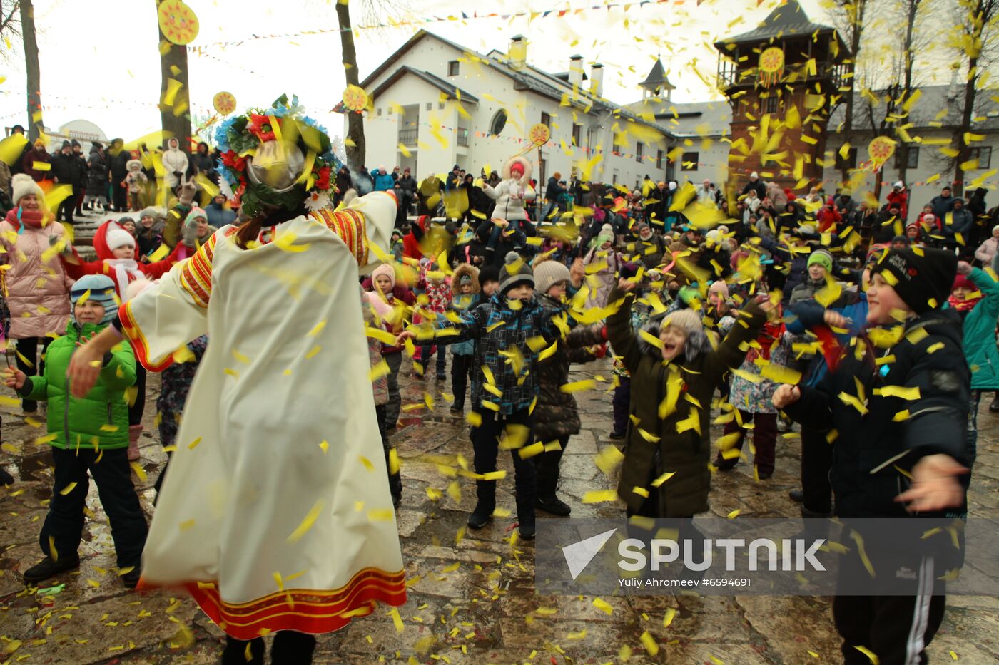 Maslenitsa festival in Suzdal