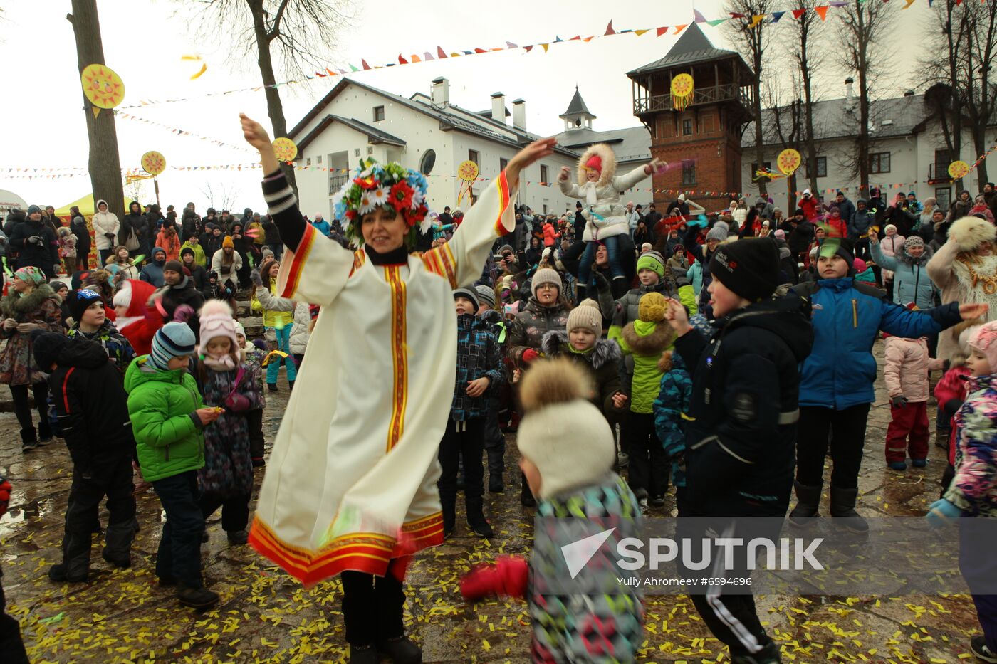 Maslenitsa festival in Suzdal