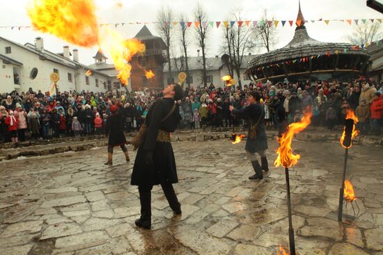 Maslenitsa festival in Suzdal