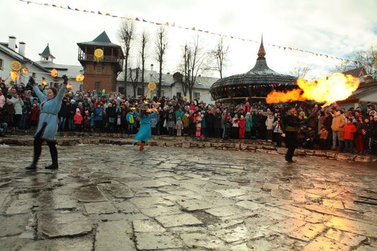 Maslenitsa festival in Suzdal