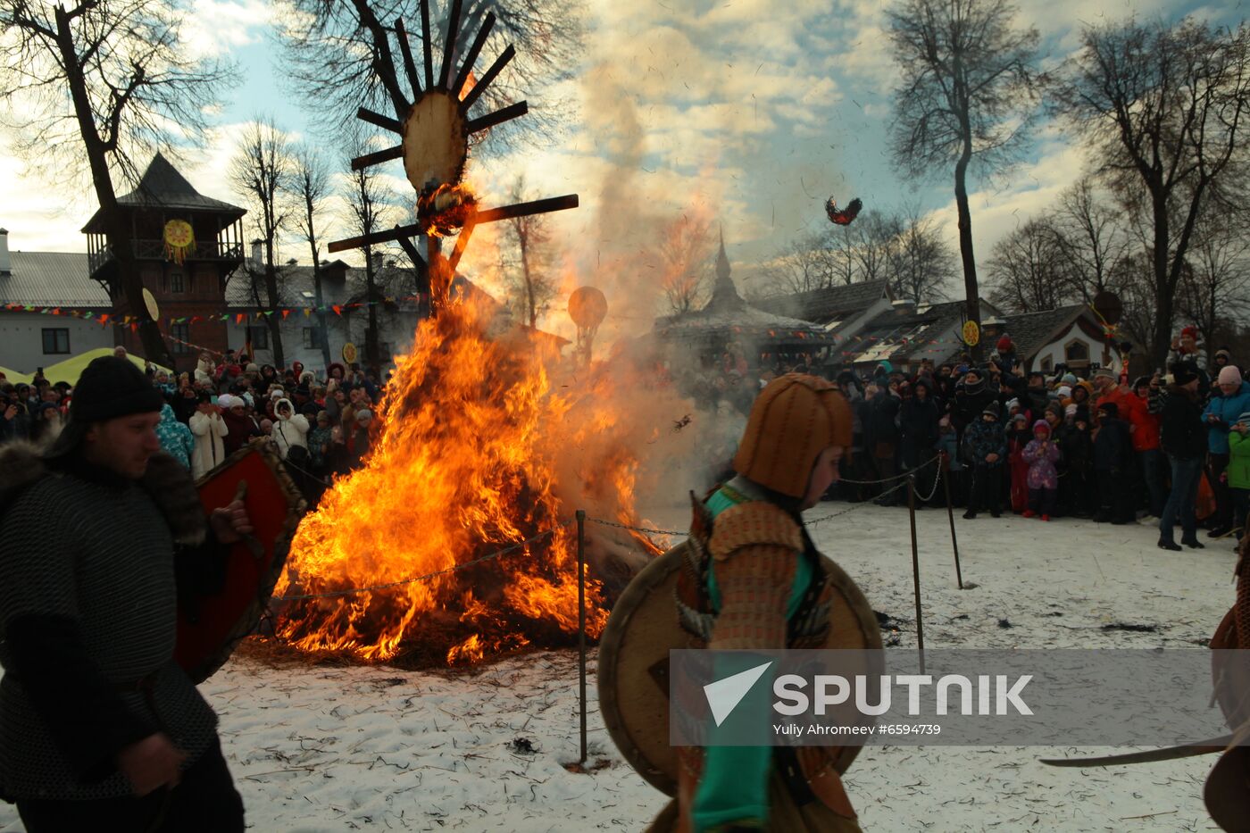 Maslenitsa festival in Suzdal