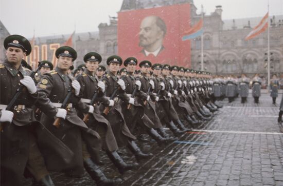 Moscow celebrates 54th anniversary of October Revolution