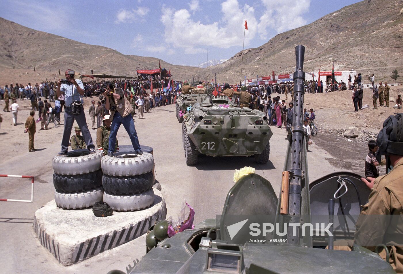 Soviet forces withdraw from Afghanistan