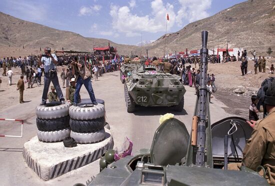 Soviet forces withdraw from Afghanistan