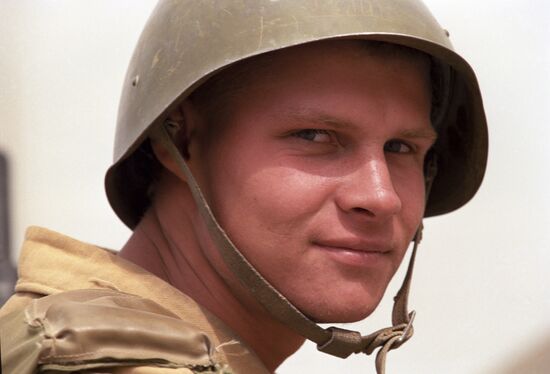 Soviet forces withdraw from Afghanistan