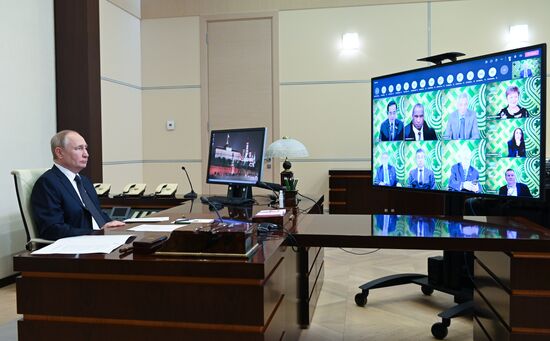 Russia Putin APEC