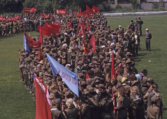 Student labor teams in Soviet Union