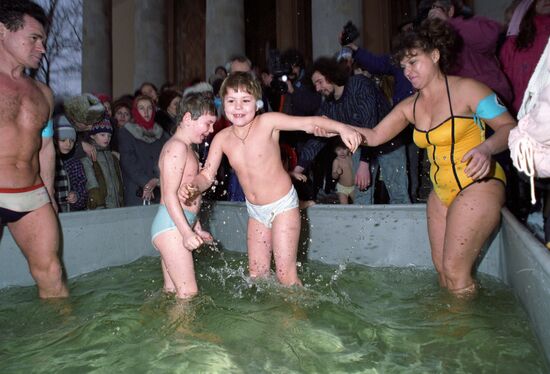 Celebration in honor of waterbirth pioneer Igor Charkovsky